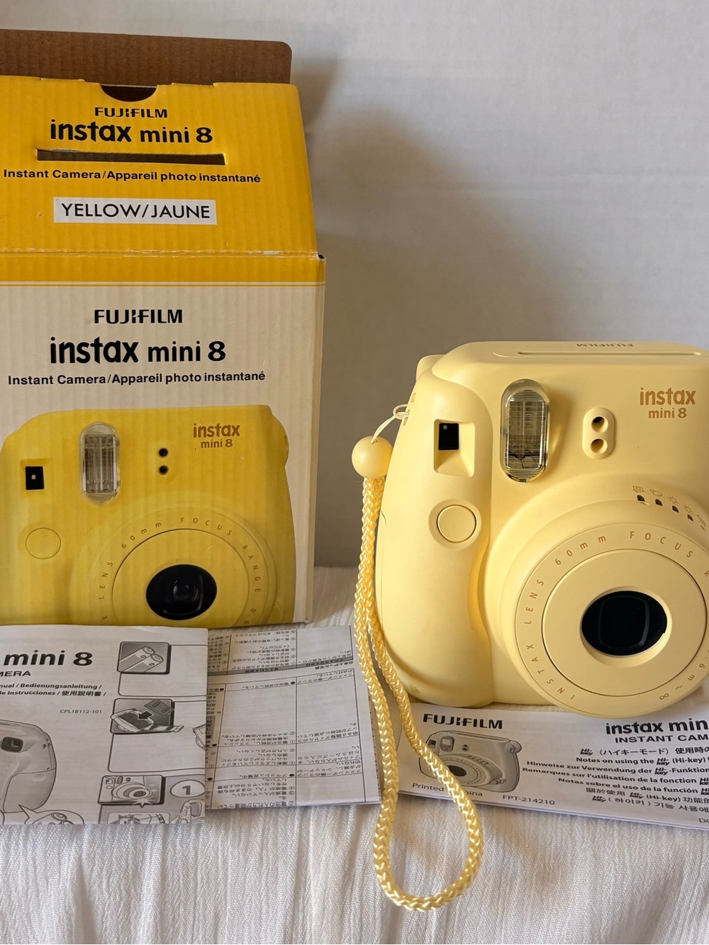 Fujifilm instax mini 8 Instant Camera - Pale Yellow Has Film 9 pics left